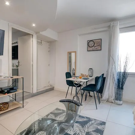 Gare Et Metro 3mn A Pied Apartment